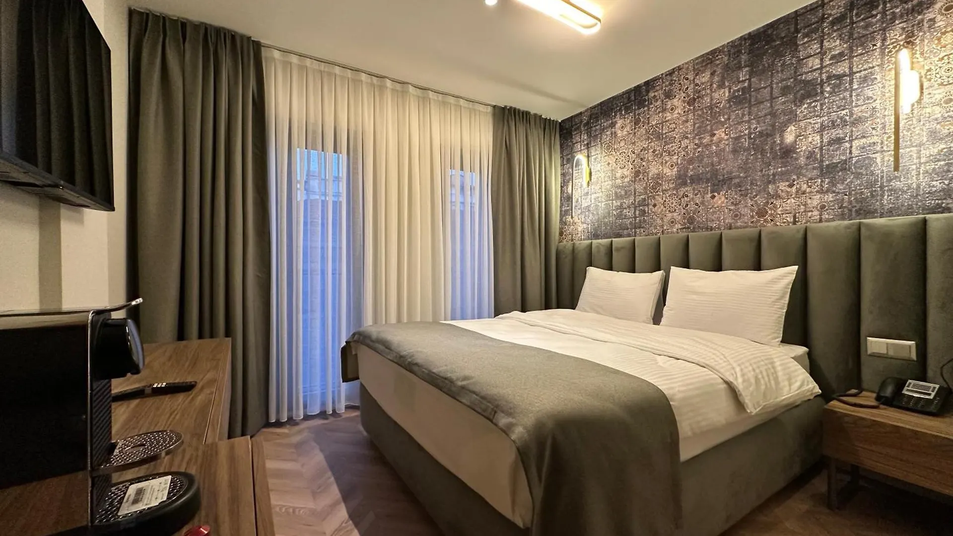 Iris Han Hotel location